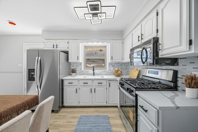 Building Photo - 12549 S Tripp Ave