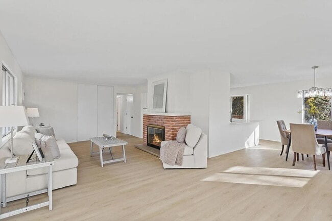 Building Photo - 14085 85th Pl N