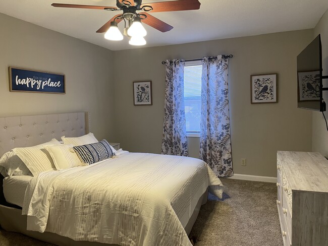 Master Bedroom - 2006 Aspen Way