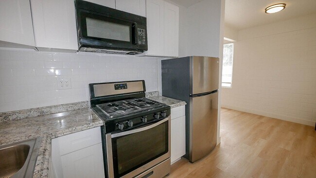Building Photo - OPEN HOUSE, SAT., AUG. 30th from 11 - 11:3...