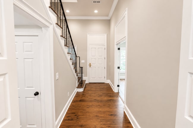 Building Photo - Elegant 3-Bedroom Home with Two-Car Garage in Landfall Community - Available August 2026 to Janua...