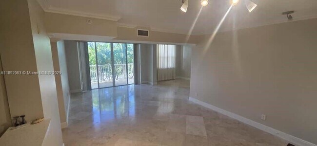 Building Photo - 509 E Sheridan St