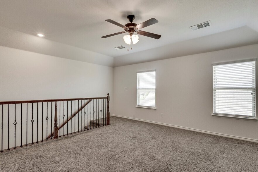 Building Photo - 3022 Maverick Dr