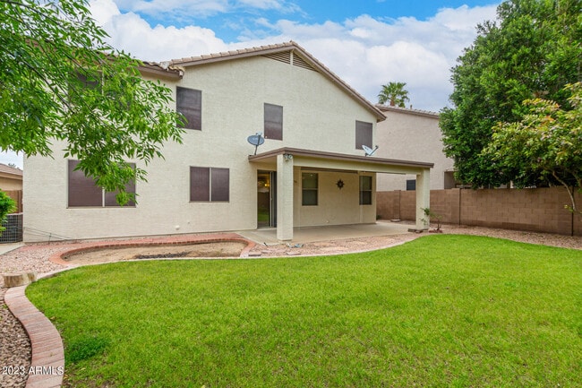 Building Photo - 363 W Myrtle Dr