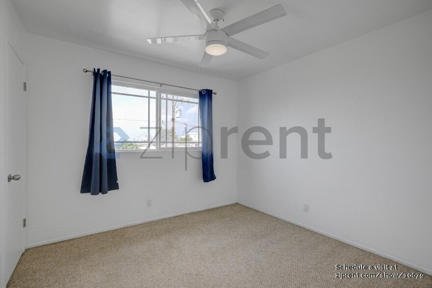 Building Photo - Unit