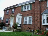 Building Photo - Newly remodeled