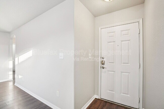 Building Photo - 11454 Country Canyon