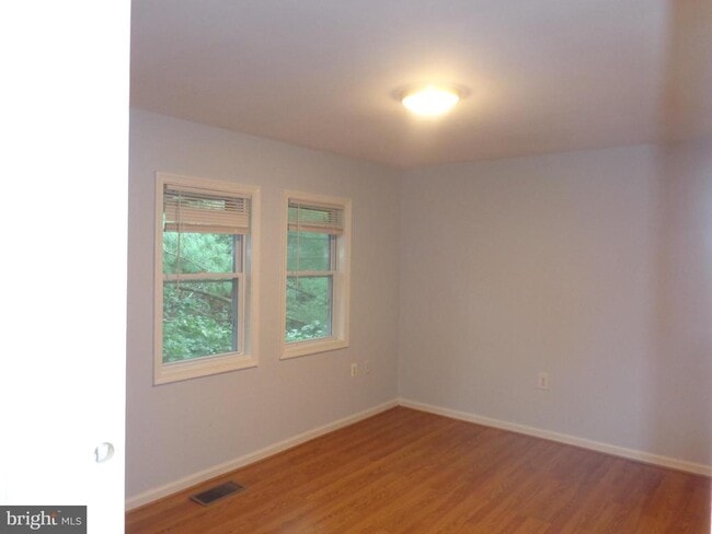 Building Photo - 5565 Peppercorn Dr