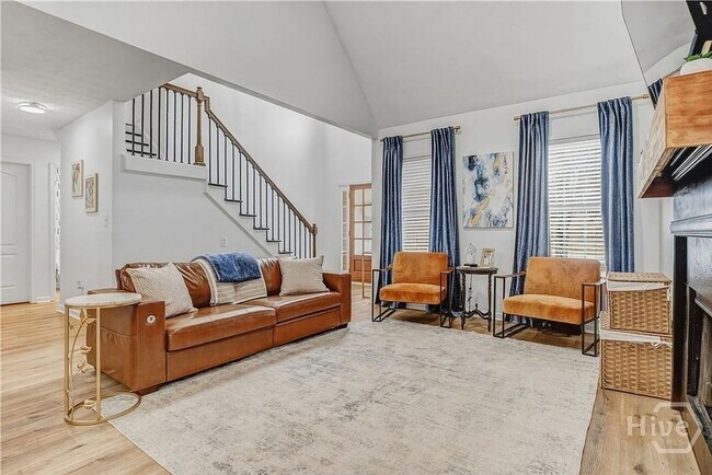 Building Photo - Beautiful 3BR/3BA Home with Private Pool in Commerce