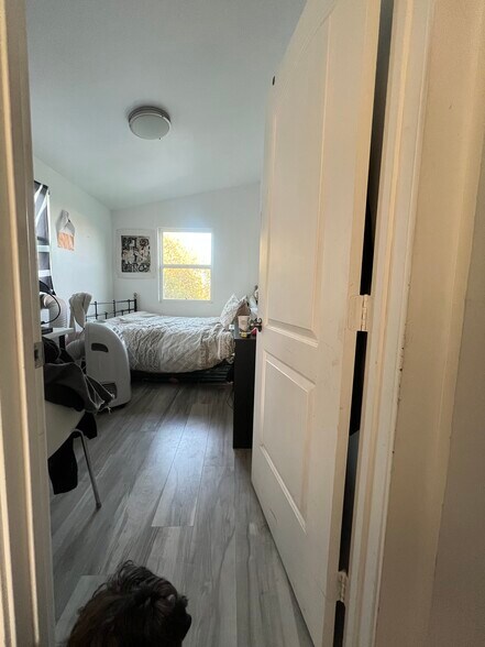 3rd Bedroom - 822 E Kensington Rd
