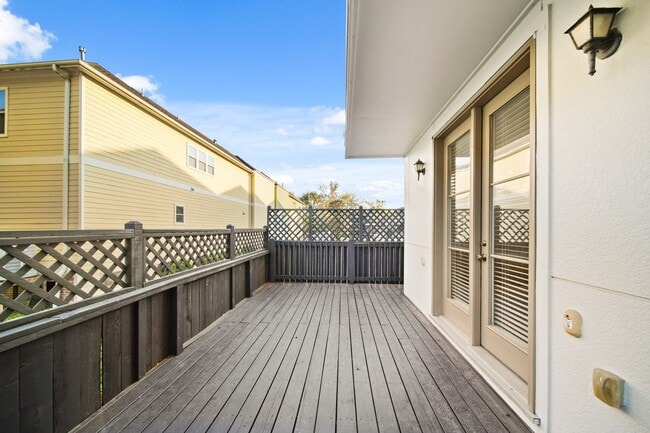 Building Photo - 1250 W 23rd St