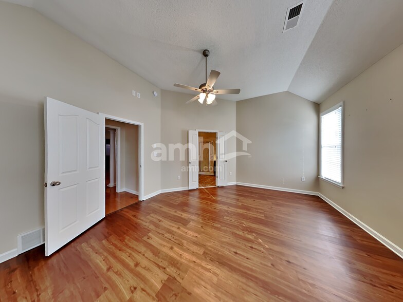 Building Photo - 12315 Longleaf Oak Trail