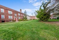 Building Photo - 953 E Front St