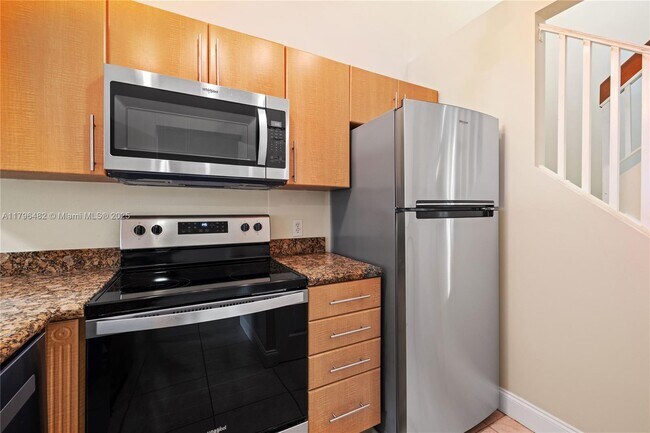 Building Photo - 958 Coral Club Dr