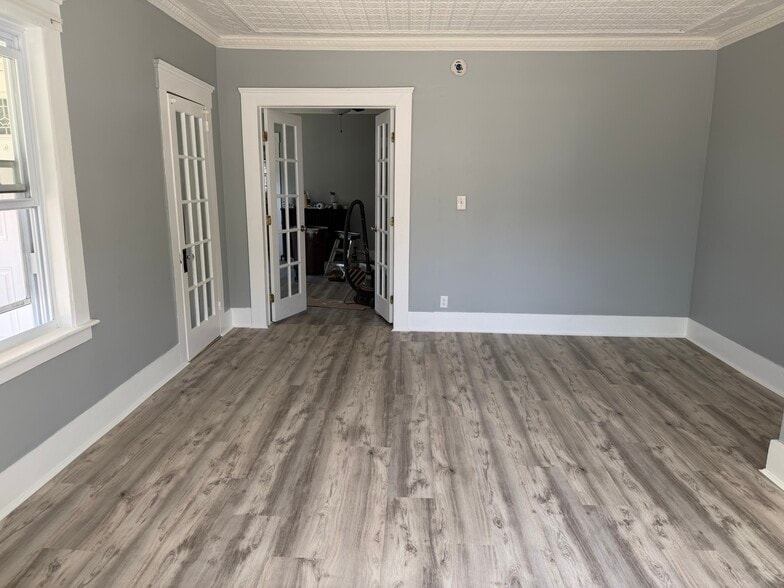 Living room - 336 Portland St