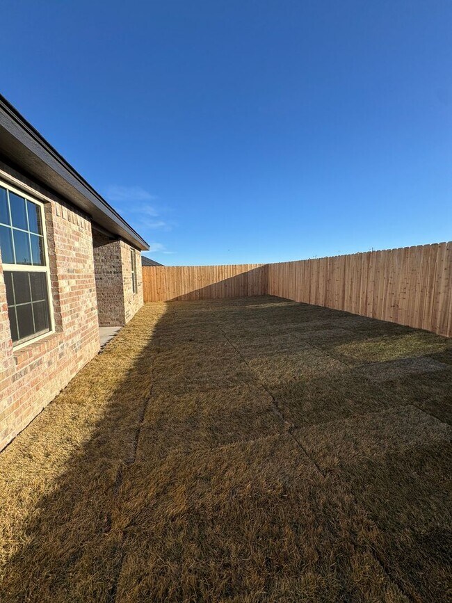 Building Photo - Located in the Glendale Area!!! New Build "Be the 1st to live HERE!!! 1/2 off special 1st month rent