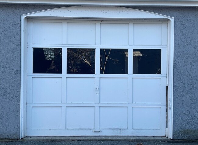 Building Photo - 1420-1426 Centre St