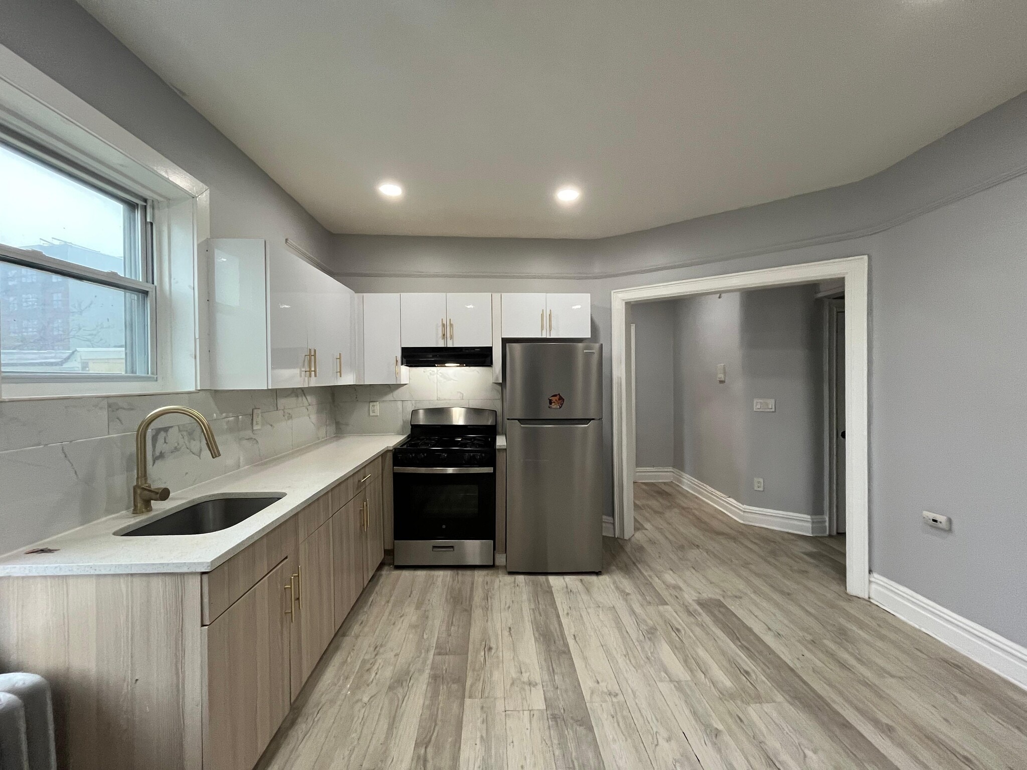 Building Photo - 316 Summit Ave