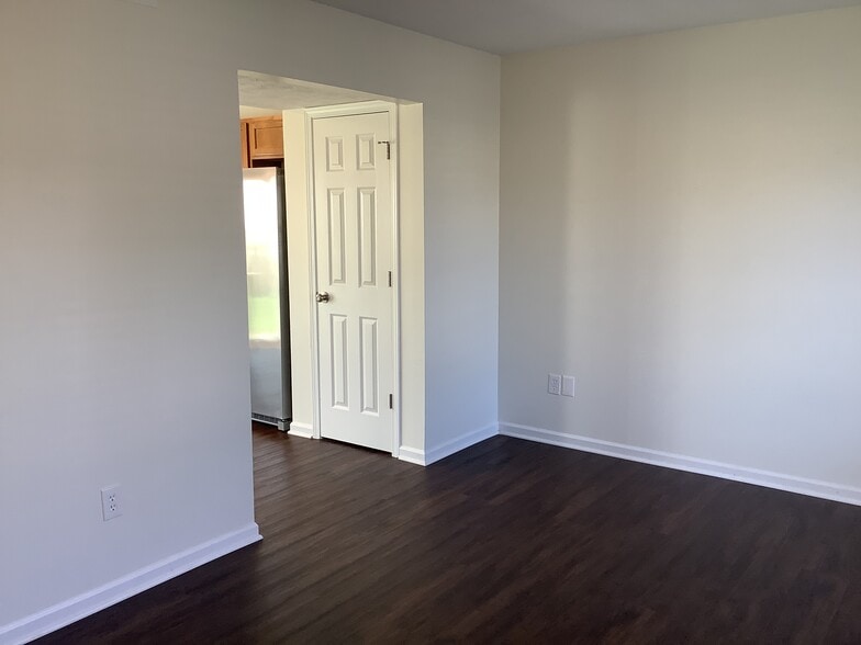 Building Photo - 945 Atmore Pl