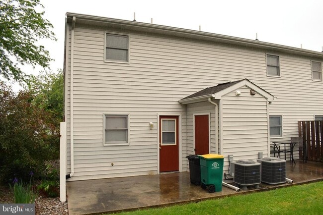 Building Photo - 959 Orchard Dr