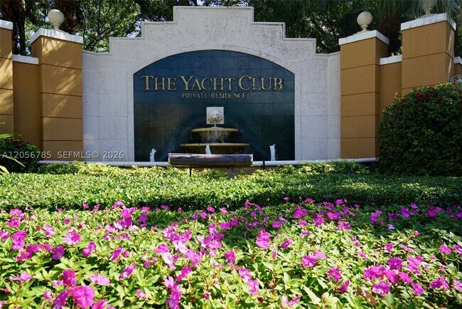 Building Photo - 19999 E Country Club Dr