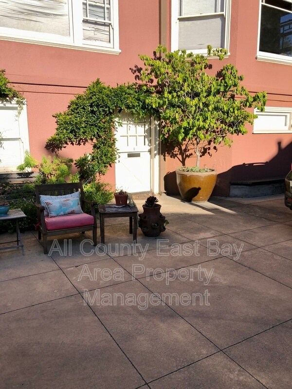 Building Photo - 2632 Hillegass Ave