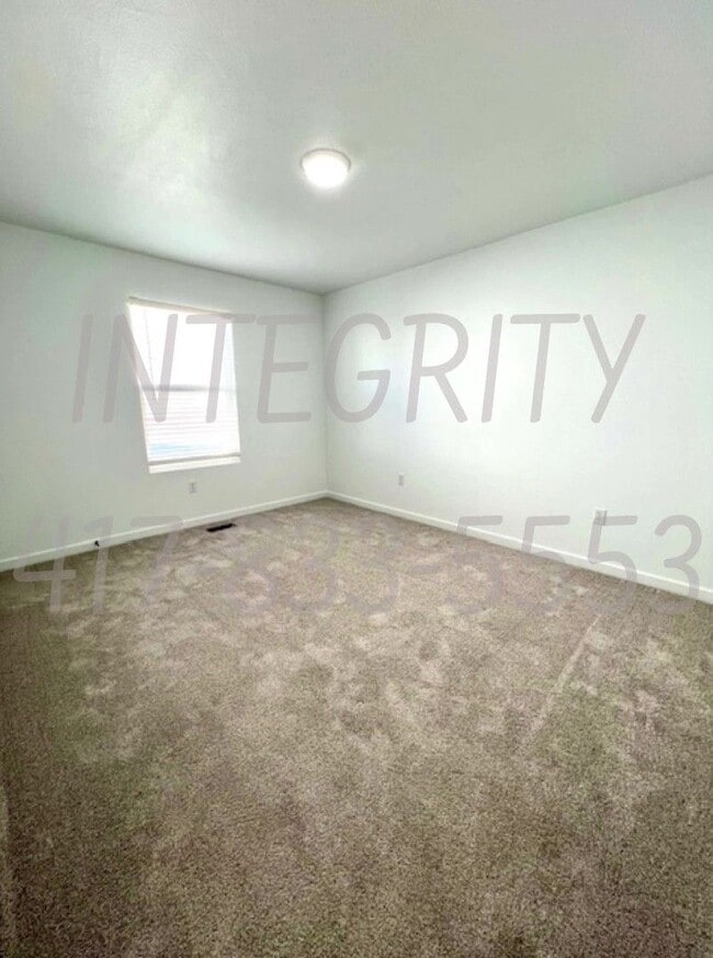 Building Photo - 800 Hoffman Hills Blvd