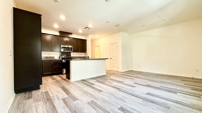 Building Photo - Beautifully 2019-Built 3 Beds 2.5 Baths 1,468 Sqft Home in Eastvale!