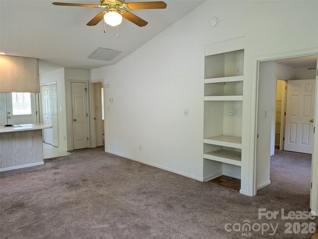 Building Photo - 108 Bogey Ln