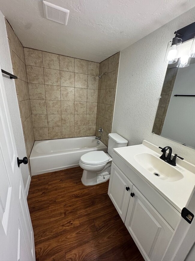 Building Photo - 1751-1 NE 2nd Street-