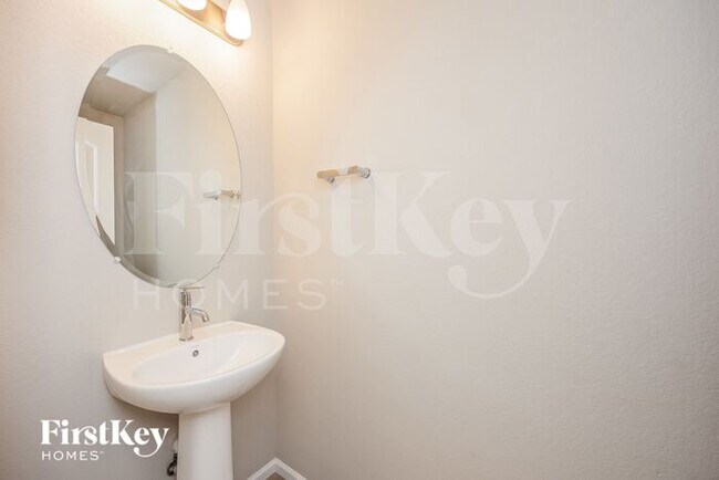 Building Photo - 11132 Murrelet Dr