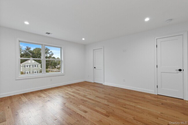 Building Photo - 65 Paulding Ln