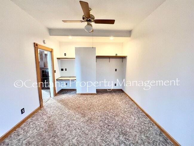 Building Photo - Historic home centrally located and beauti...