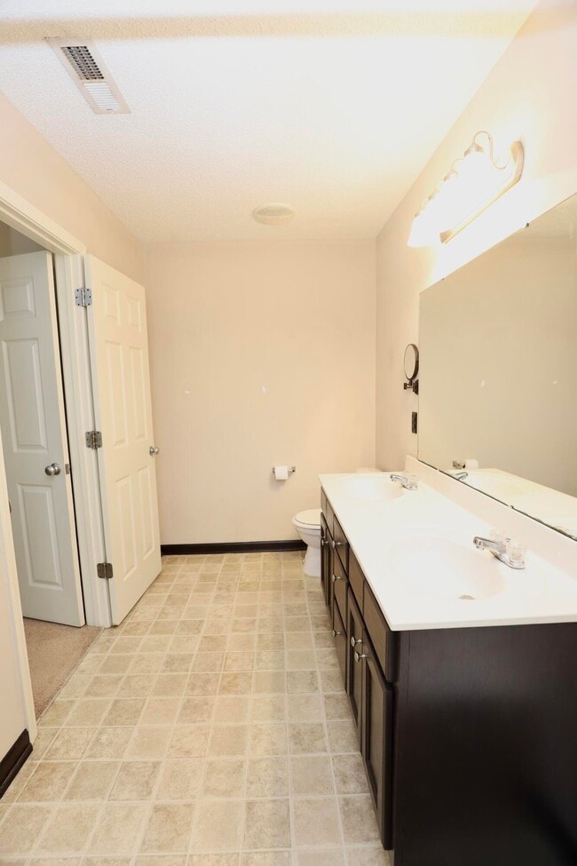 Building Photo - 2605 Turningleaf Ln