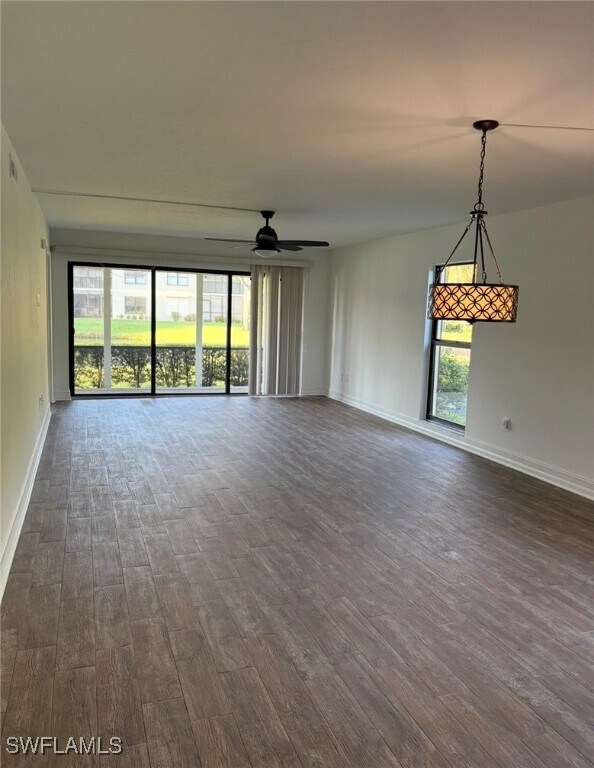 Building Photo - 4610 Chantelle Dr