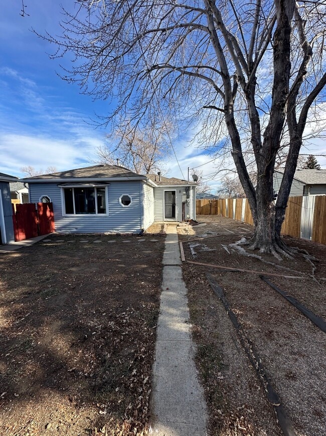 Building Photo - 1325 S Utica St