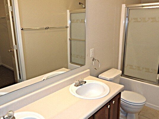 Building Photo - 322 Brookview Dr