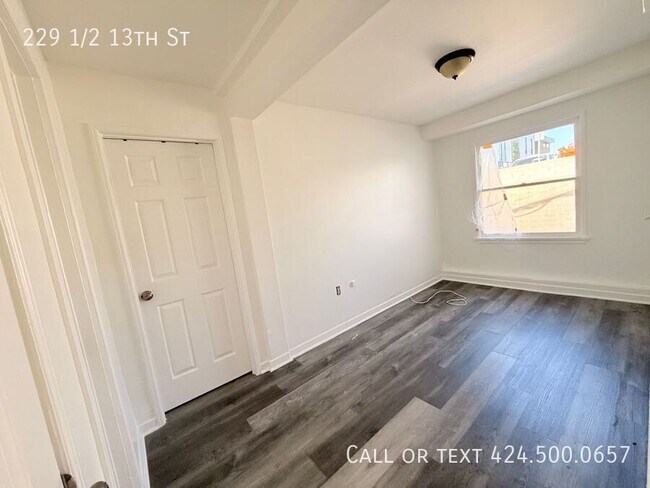 Building Photo - 229 13th St