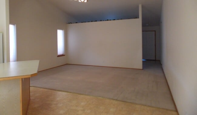 Building Photo - 8813 W Bonnie Ave