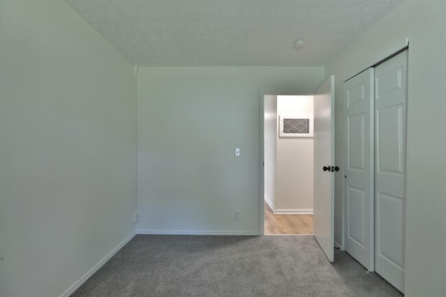 Building Photo - 601 Daventry Ln