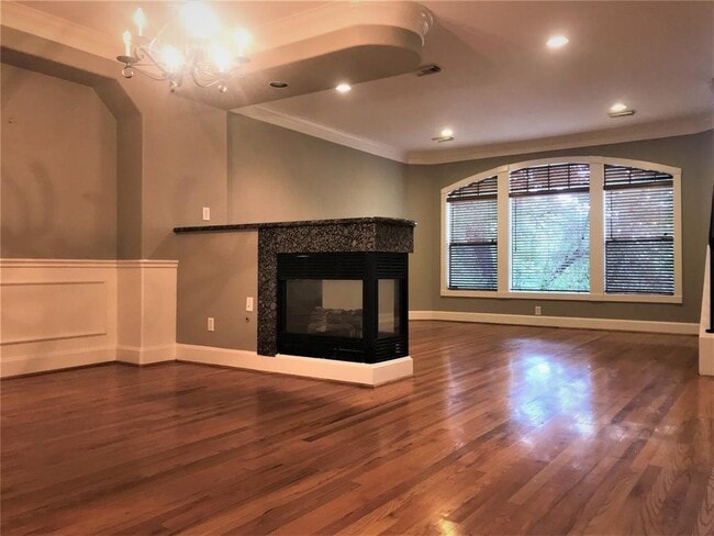 Primary Photo - 2430 Dorrington St
