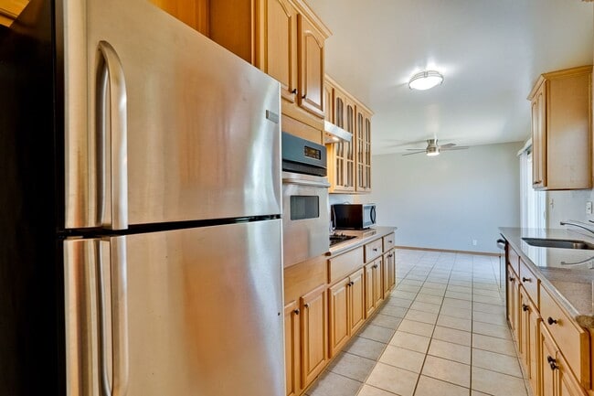 Building Photo - Charming 3-bedroom, 2-bathroom ranch-style...