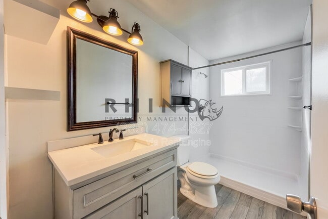 Building Photo - 1993 Champagne Ave