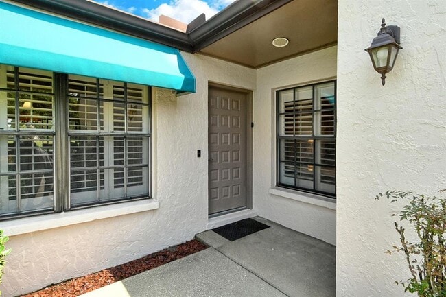 Building Photo - 6041 Clubside Dr