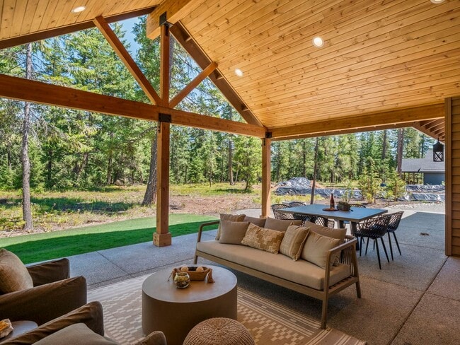 Building Photo - Exclusive Tumble Creek!  Try before you bu...