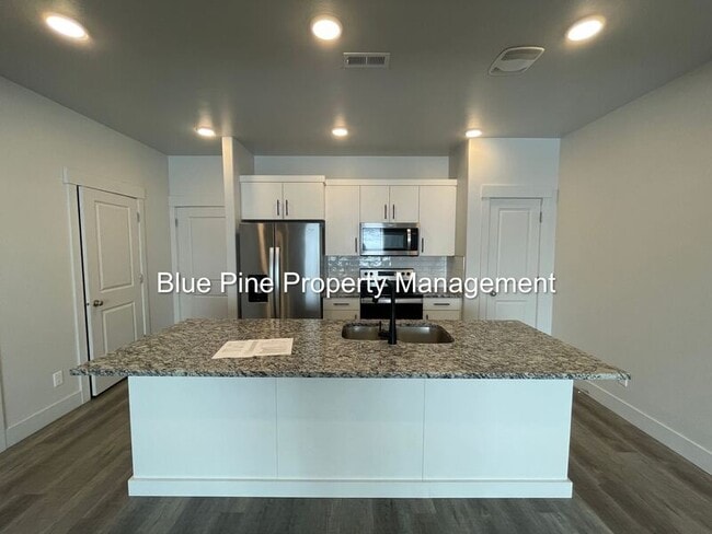 Building Photo - 651 S 2400 W