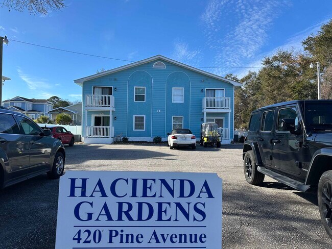 Building Photo - 420 Pine Ave