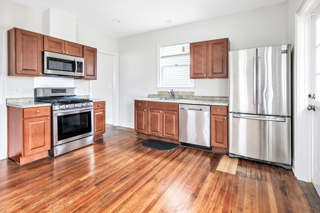 Building Photo - 105 Atlantic St