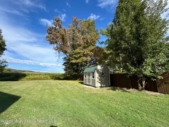 Building Photo - 135 Rudd Pond Rd