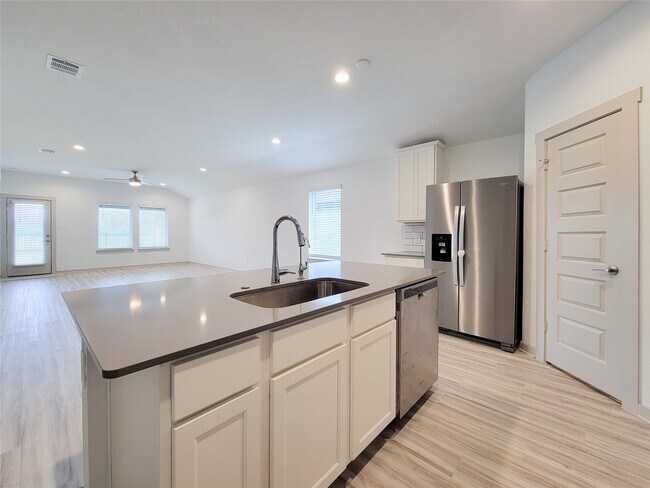 Building Photo - 7015 Halifax Harvest Ln